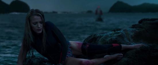 theshallows-blakelively-02345.jpg