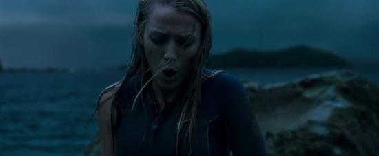 theshallows-blakelively-02373.jpg