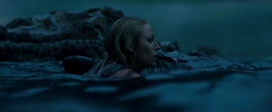 theshallows-blakelively-02394.jpg