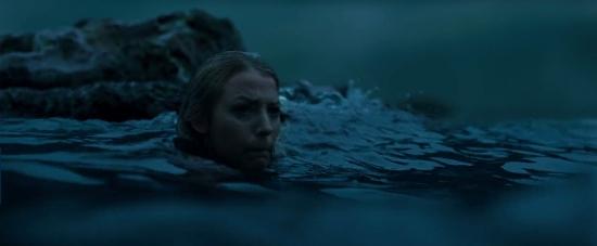 theshallows-blakelively-02395.jpg