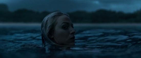 theshallows-blakelively-02408.jpg
