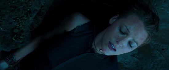 theshallows-blakelively-02457.jpg