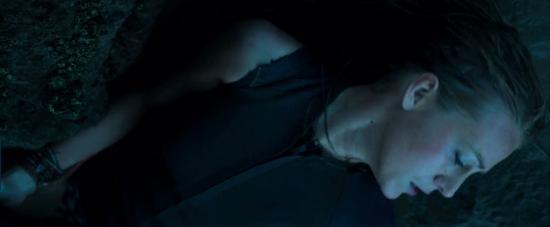 theshallows-blakelively-02459.jpg