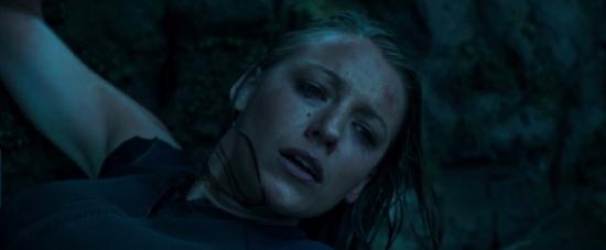theshallows-blakelively-02474.jpg