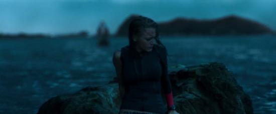 theshallows-blakelively-02482.jpg