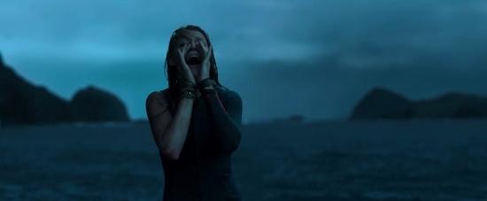 theshallows-blakelively-02501.jpg