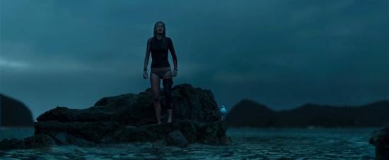 theshallows-blakelively-02506.jpg