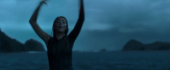 theshallows-blakelively-02547.jpg