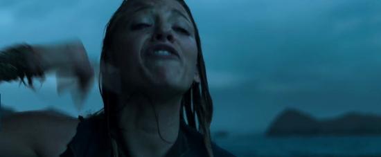 theshallows-blakelively-02563.jpg