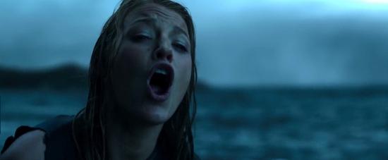 theshallows-blakelively-02599.jpg