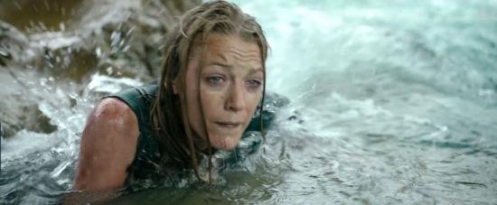 theshallows-blakelively-02933.jpg