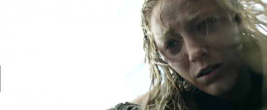 theshallows-blakelively-02993.jpg