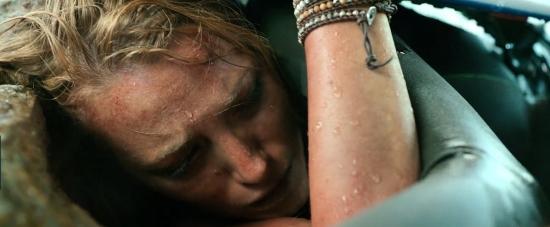theshallows-blakelively-03085.jpg
