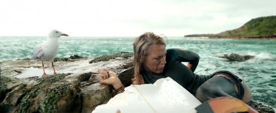 theshallows-blakelively-03105.jpg