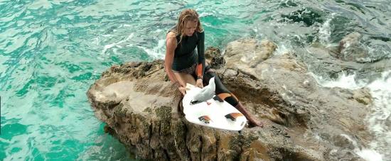 Click to view full size image
==============
theshallows-blakelively-03133.jpg theshallows-blakelively-03133.jpg