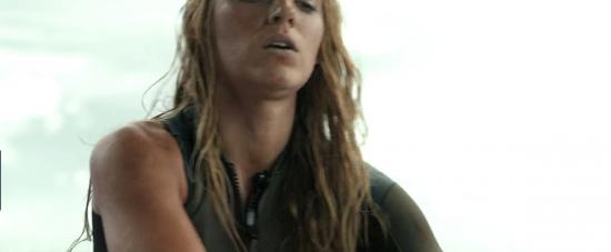 theshallows-blakelively-03137.jpg