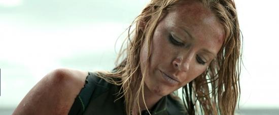 theshallows-blakelively-03167.jpg