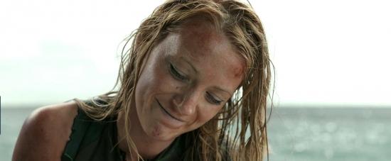 theshallows-blakelively-03185.jpg