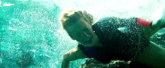 theshallows-blakelively-03359.jpg