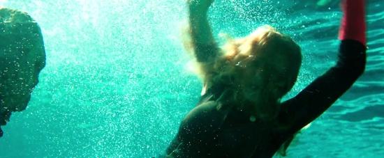 theshallows-blakelively-03368.jpg