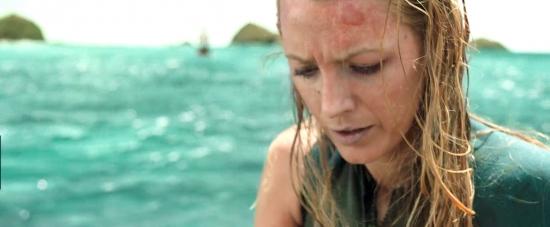 theshallows-blakelively-03396.jpg