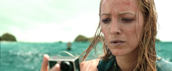 theshallows-blakelively-03408.jpg