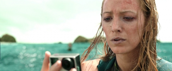 theshallows-blakelively-03409.jpg