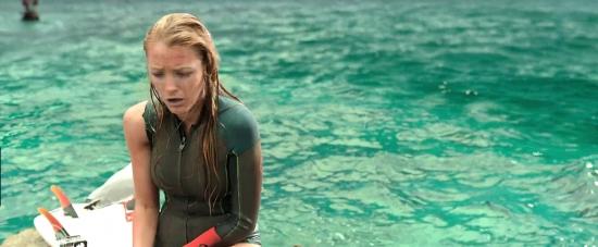 theshallows-blakelively-03438.jpg