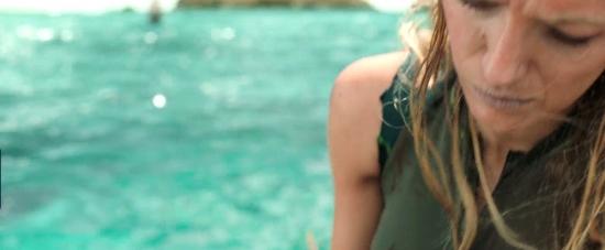 theshallows-blakelively-03477.jpg