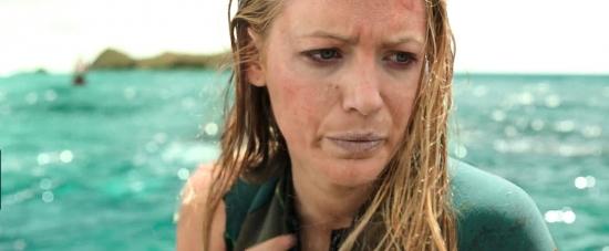 theshallows-blakelively-03486.jpg