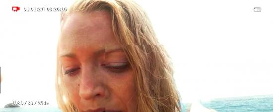 theshallows-blakelively-03514.jpg