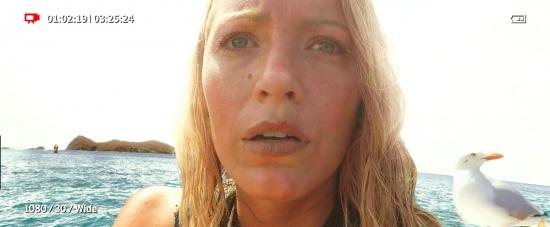 theshallows-blakelively-03566.jpg