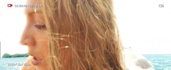 theshallows-blakelively-03652.jpg
