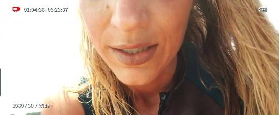 theshallows-blakelively-03703.jpg