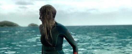 theshallows-blakelively-03776.jpg