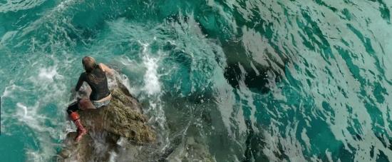 theshallows-blakelively-03793.jpg
