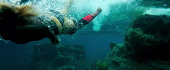 theshallows-blakelively-03854.jpg