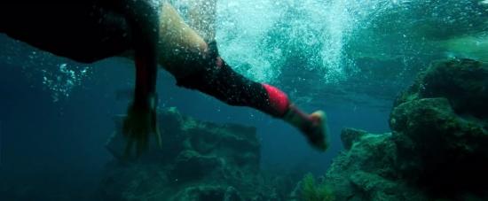 theshallows-blakelively-03855.jpg