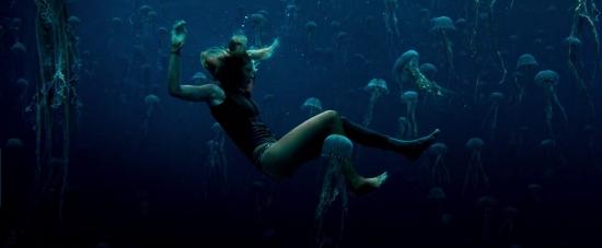 theshallows-blakelively-03878.jpg
