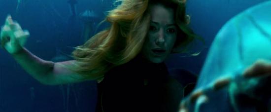 theshallows-blakelively-03883.jpg