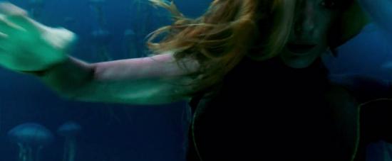 theshallows-blakelively-03884.jpg