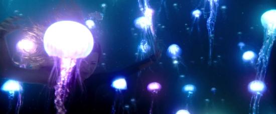 theshallows-blakelively-03893.jpg