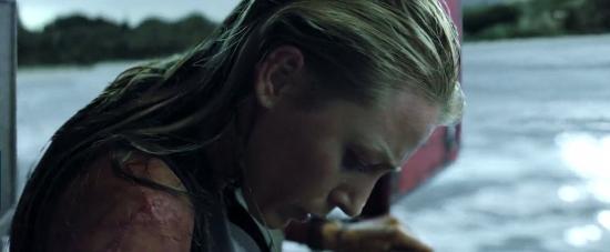 theshallows-blakelively-03990.jpg