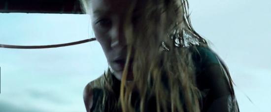 theshallows-blakelively-04041.jpg