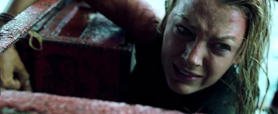 theshallows-blakelively-04049.jpg
