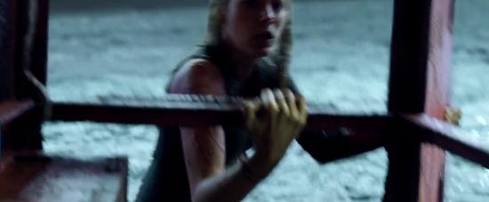 theshallows-blakelively-04054.jpg