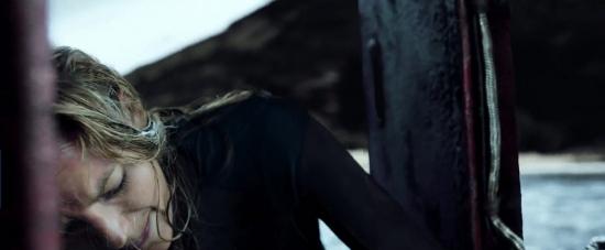 theshallows-blakelively-04078.jpg