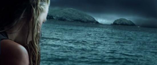 theshallows-blakelively-04130.jpg