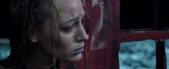 theshallows-blakelively-04197.jpg