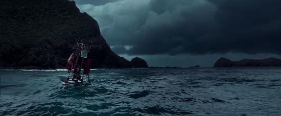 theshallows-blakelively-04341.jpg